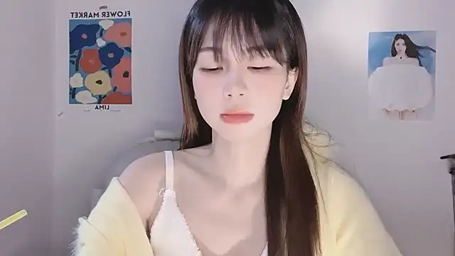 -Hottie online show from December 15, 4:00 pm