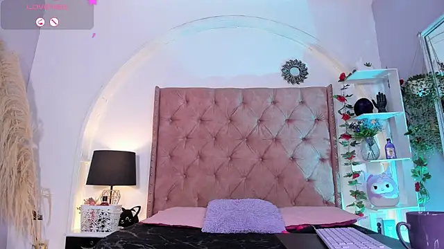 LadyAvalon online show from November 29, 6:00 pm