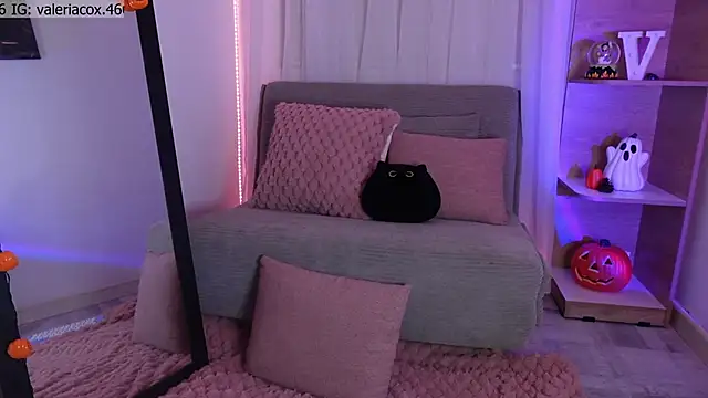 Snapshot of ValeriaCox chatting on October 12, 12:37 pm ValeriaCox online show from October 12, 12:37 pm