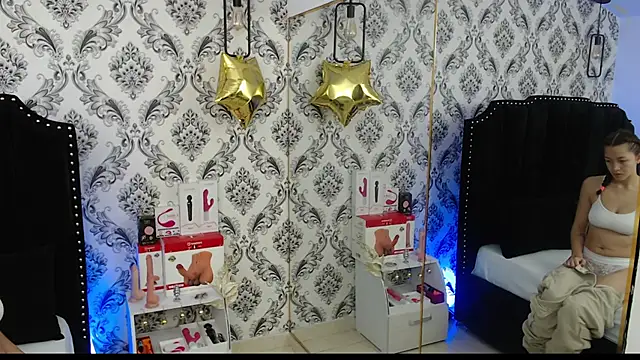 SaaraBrown online show from January 10, 12:15 pm
