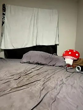 Snapshot of treatbobnicer chatting on November 1, 12:12 am treatbobnicer online show from November 1, 12:12 am