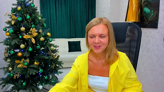 AgathaKlouin online show from December 15, 5:13 am