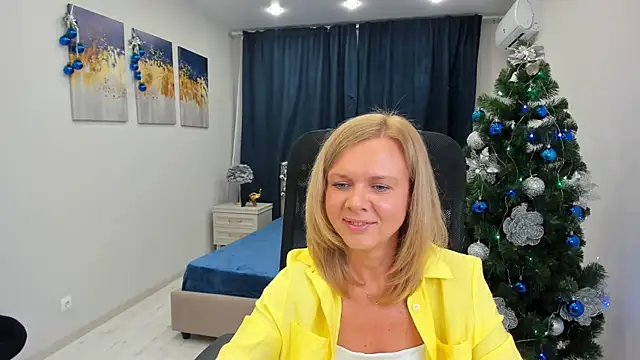 AgathaKlouin online show from December 26, 7:49 pm