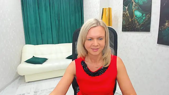 AgathaKlouin online show from February 2, 7:09 am