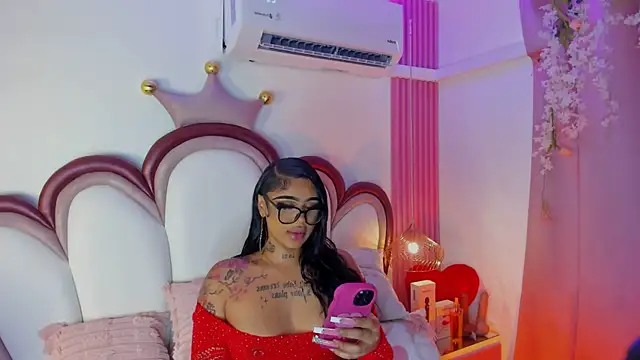 Mia Jansen online show from July 8, 1:48 pm