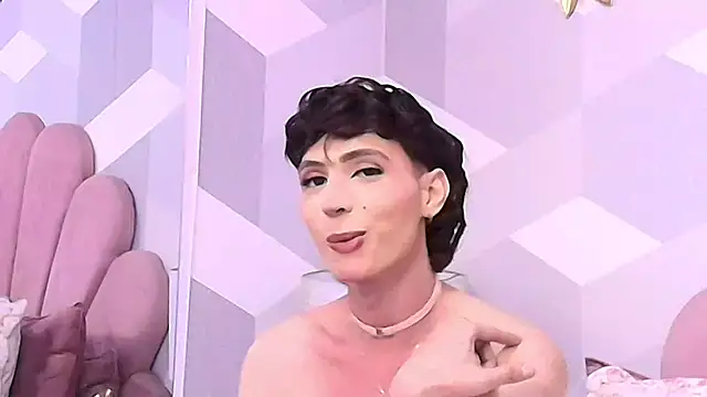 Snapshot of KylieMonnett chatting on October 11, 6:39 pm KylieMonnett online show from October 11, 6:39 pm