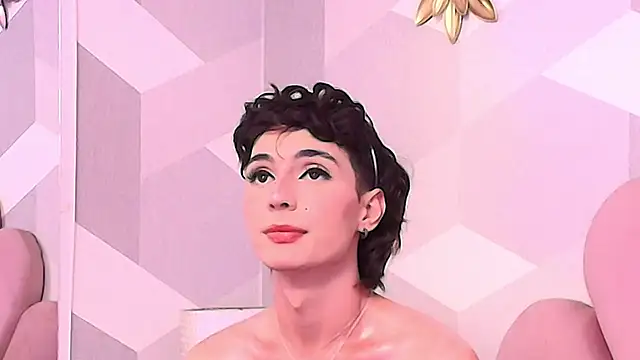 Snapshot of KylieMonnett chatting on December 22, 7:55 pm KylieMonnett online show from December 22, 7:55 pm