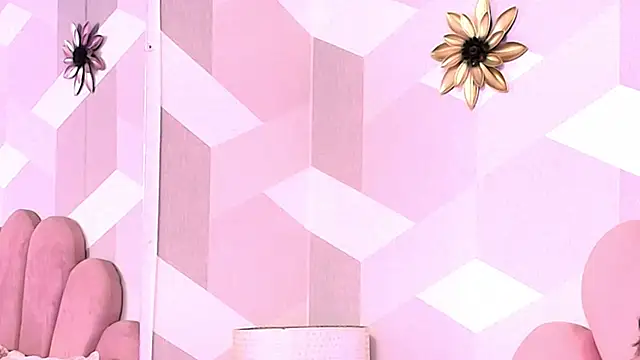 Snapshot of KylieMonnett chatting on January 14, 6:02 pm KylieMonnett online show from January 14, 6:02 pm