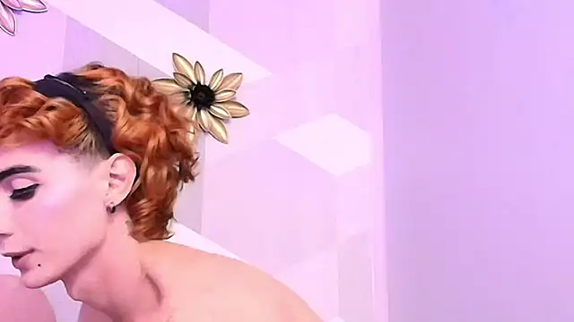 Snapshot of KylieMonnett chatting on February 21, 9:05 pm KylieMonnett online show from February 21, 9:05 pm