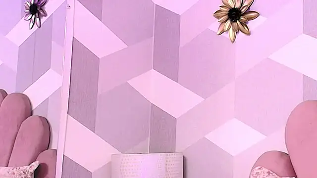 Snapshot of KylieMonnett chatting on February 28, 3:13 pm KylieMonnett online show from February 28, 3:13 pm