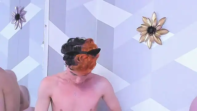 KylieMonnett online show from April 16, 1:50 am