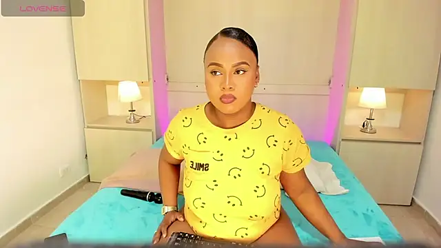 EmilyyStuart online show from December 23, 3:59 am