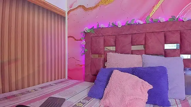 melody paris online show from November 4, 10:47 am