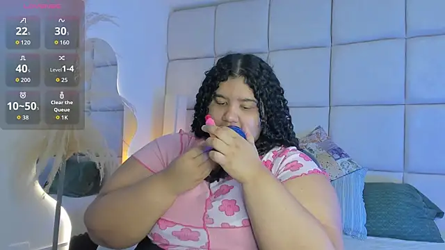 Snapshot of Miley_Collins chatting on November 14, 12:37 pm Miley Collins online show from November 14, 12:37 pm