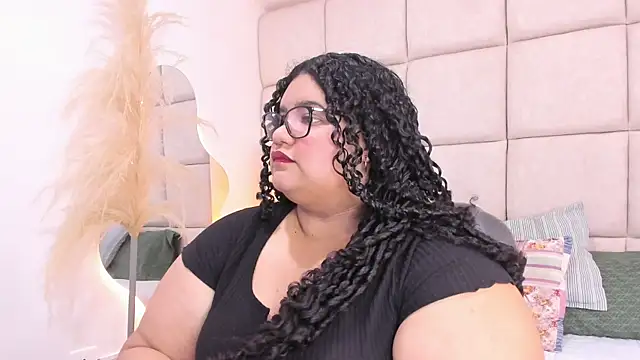 Snapshot of Miley_Collins chatting on November 19, 7:47 pm Miley Collins online show from November 19, 7:47 pm