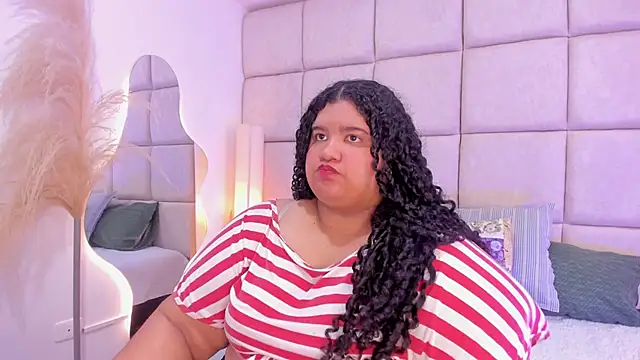 Snapshot of Miley_Collins chatting on November 27, 7:16 pm Miley Collins online show from November 27, 7:16 pm