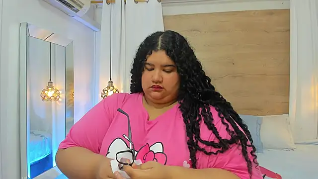 Snapshot of Miley_Collins chatting on November 28, 12:41 pm Miley Collins online show from November 28, 12:41 pm