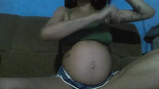 Snapshot of thasmyni chatting on April 5, 8:11 am thasmyni online show from April 5, 8:11 am