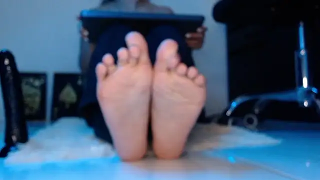 latinfeet-qos online show from December 3, 5:42 am
