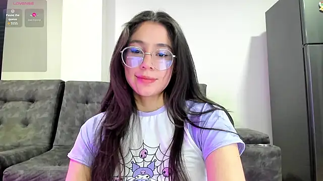 emmadiaz1 online show from October 29, 2:47 am