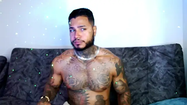 Snapshot of Exotic_tatto27121 chatting on December 18, 6:57 pm Exotic tatto27121 online show from December 18, 6:57 pm