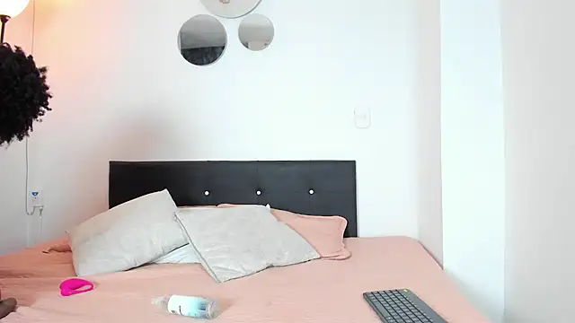 Snapshot of DailaSmith chatting on October 30, 5:20 am DailaSmith online show from October 30, 5:20 am