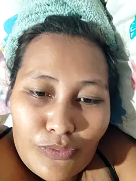 Sweetchuby1995 online show from May 22, 3:28 pm