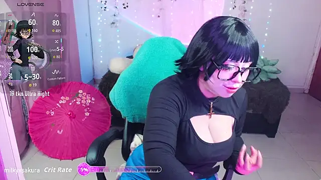 Snapshot of MilkyXSakura chatting on October 11, 12:43 am MilkyXSakura online show from October 11, 12:43 am