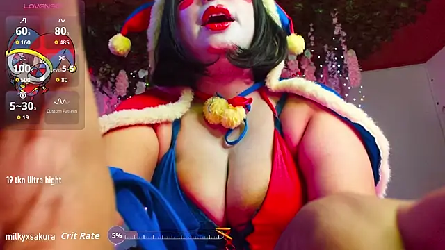 Snapshot of MilkyXSakura chatting on November 14, 2:43 am MilkyXSakura online show from November 14, 2:43 am