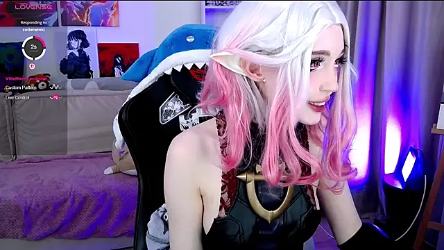 Snapshot of _Sparkland_ chatting on October 14, 9:37 pm Sparkland online show from October 14, 9:37 pm