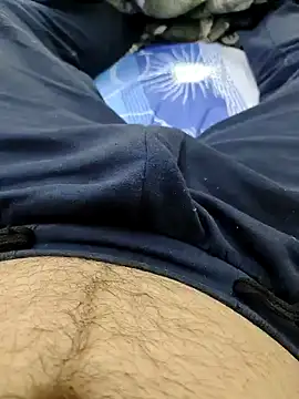 Snapshot of AndrewG_8551 chatting on December 10, 7:43 pm AndrewG 8551 online show from December 10, 7:43 pm