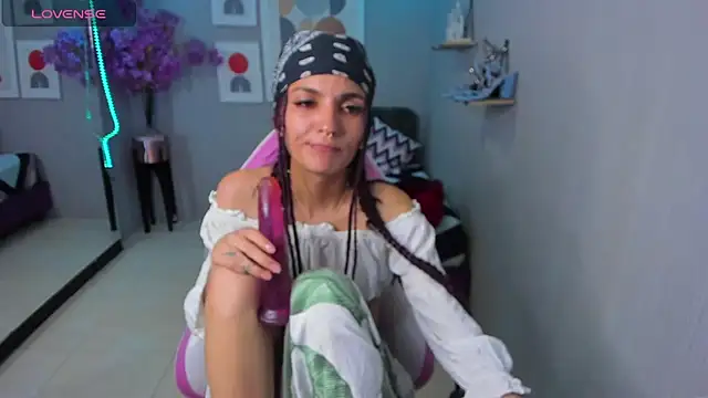 Dafne huges online show from December 14, 10:50 pm