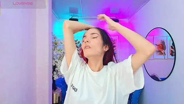 Dafne huges online show from November 5, 7:14 pm