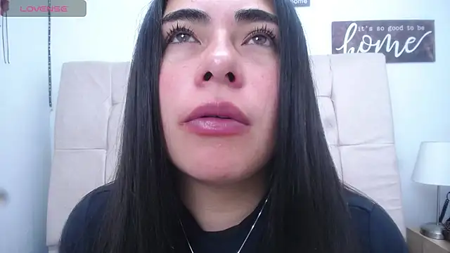Snapshot of missexy303av chatting on January 18, 2:33 pm missexy303av online show from January 18, 2:33 pm