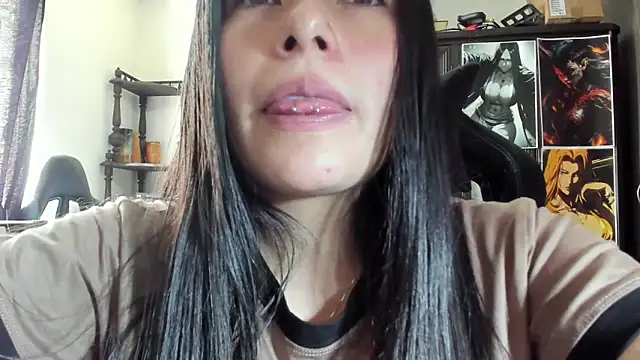 Snapshot of missexy303av chatting on March 14, 5:02 pm missexy303av online show from March 14, 5:02 pm