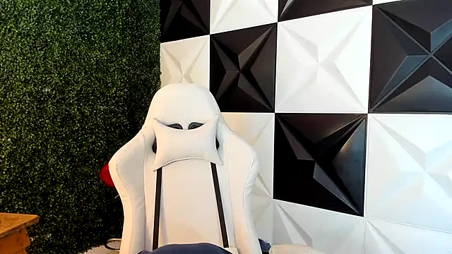 andy bell x online show from October 29, 5:20 am