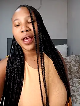 Snapshot of DrippinCaramelCutie chatting on May 5, 9:45 pm DrippinCaramelCutie online show from May 5, 9:45 pm