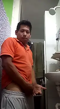 Snapshot of activo202 chatting on December 7, 7:27 am activo202 online show from December 7, 7:27 am