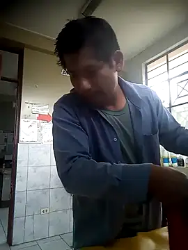 Snapshot of activo202 chatting on December 24, 5:55 pm activo202 online show from December 24, 5:55 pm