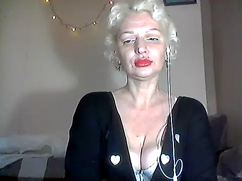 MaryJane441 online show from February 6, 9:40 pm