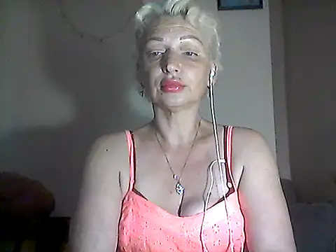 Snapshot of MaryJane441 chatting on July 1, 8:41 pm MaryJane441 online show from July 1, 8:41 pm