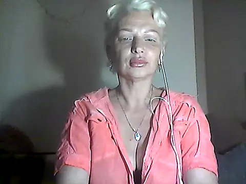 Snapshot of MaryJane441 chatting on July 4, 8:48 pm MaryJane441 online show from July 4, 8:48 pm