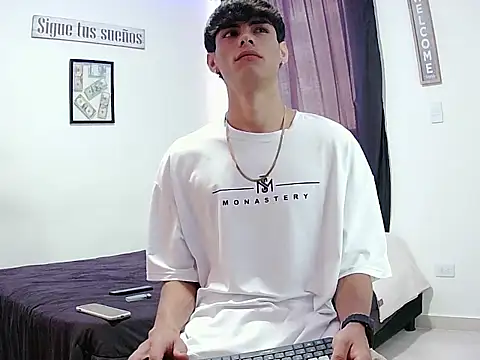 harrytomson 1 online show from November 17, 6:35 pm