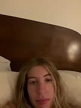 kylierose00 online show from July 25, 7:06 am