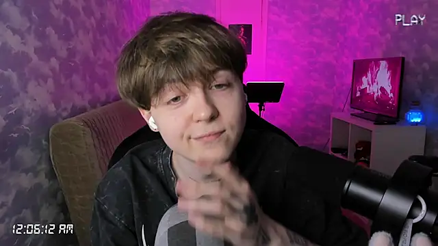 charonbaby1 online show from October 20, 9:04 pm