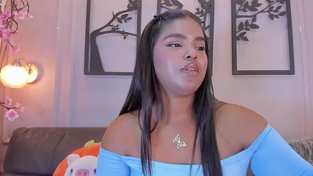 Snapshot of zoe_roux21 chatting on October 1, 3:12 am zoe roux21 online show from October 1, 3:12 am