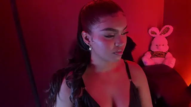 Snapshot of zoe_roux21 chatting on October 29, 2:58 am zoe roux21 online show from October 29, 2:58 am