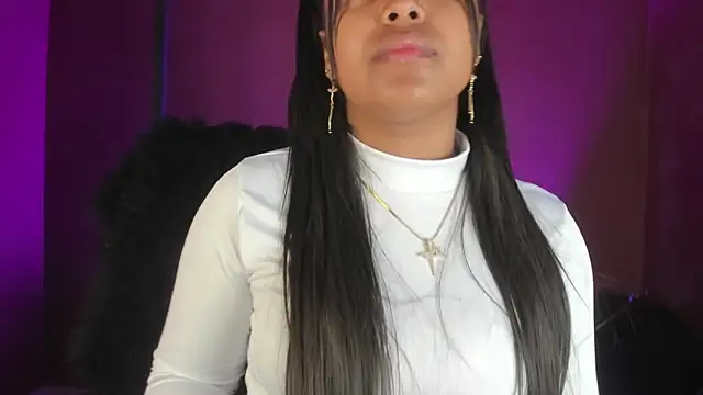 Snapshot of zoe_roux21 chatting on November 29, 2:14 am zoe roux21 online show from November 29, 2:14 am