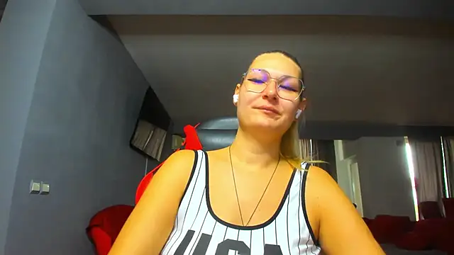 sugar mayy online show from November 11, 9:20 am