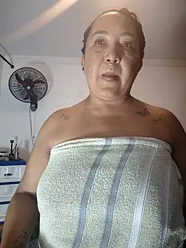 Snapshot of cougar_town chatting on November 15, 5:27 am cougar town online show from November 15, 5:27 am